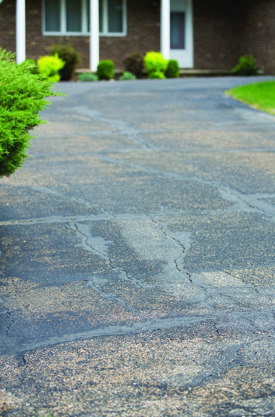 3 Potential Trouble Signs for Driveways | Great American Floors